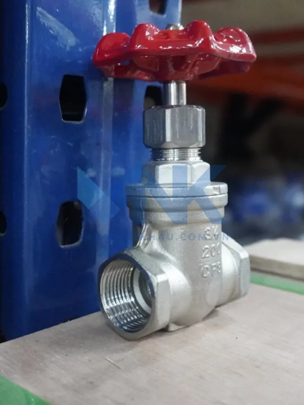 Van cổng inox ren tay quay