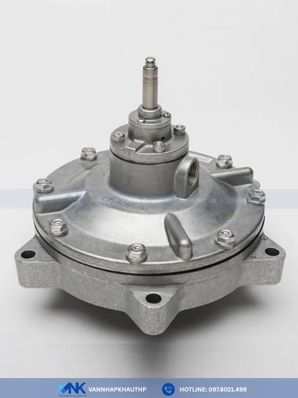 Van nổ dạng bắt tank