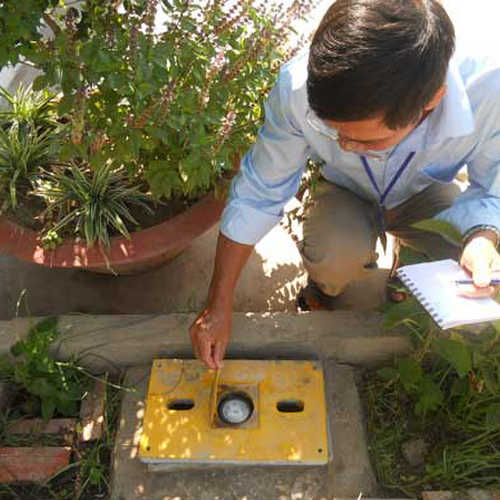 Đồng hồ đo nước sinh hoạt thường được lắp ở các hộ gia đình, dân cư
