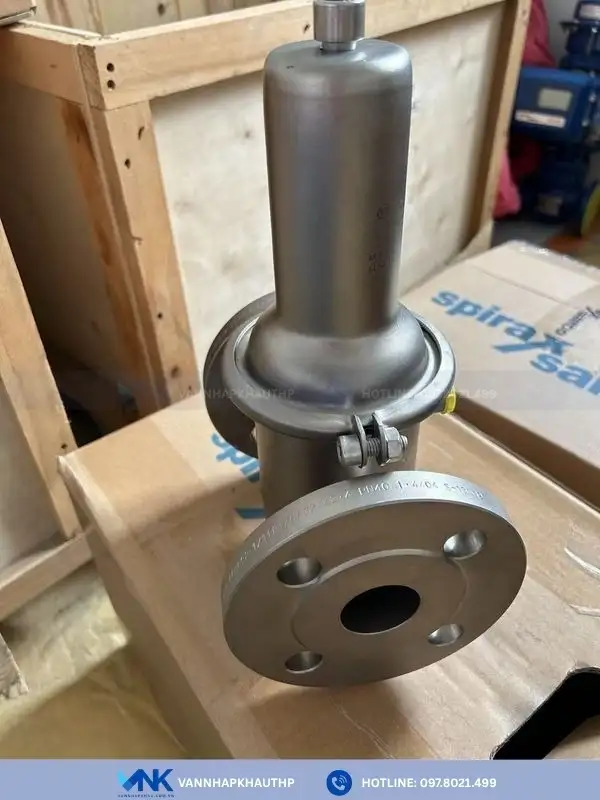 Van giảm áp nối bích làm từ inox